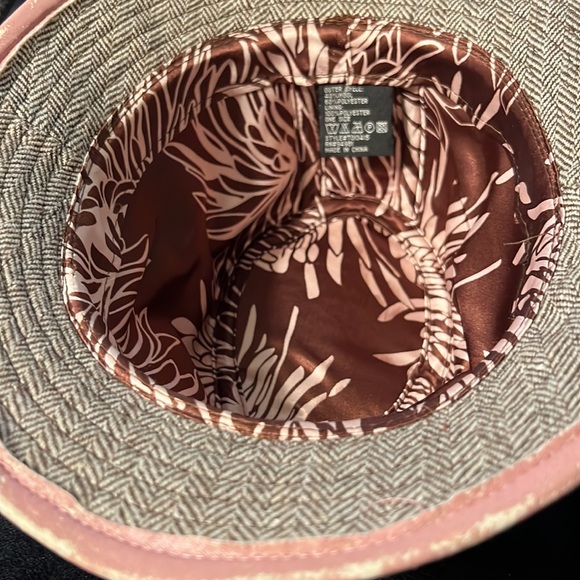 Hat - Picture 2 of 5